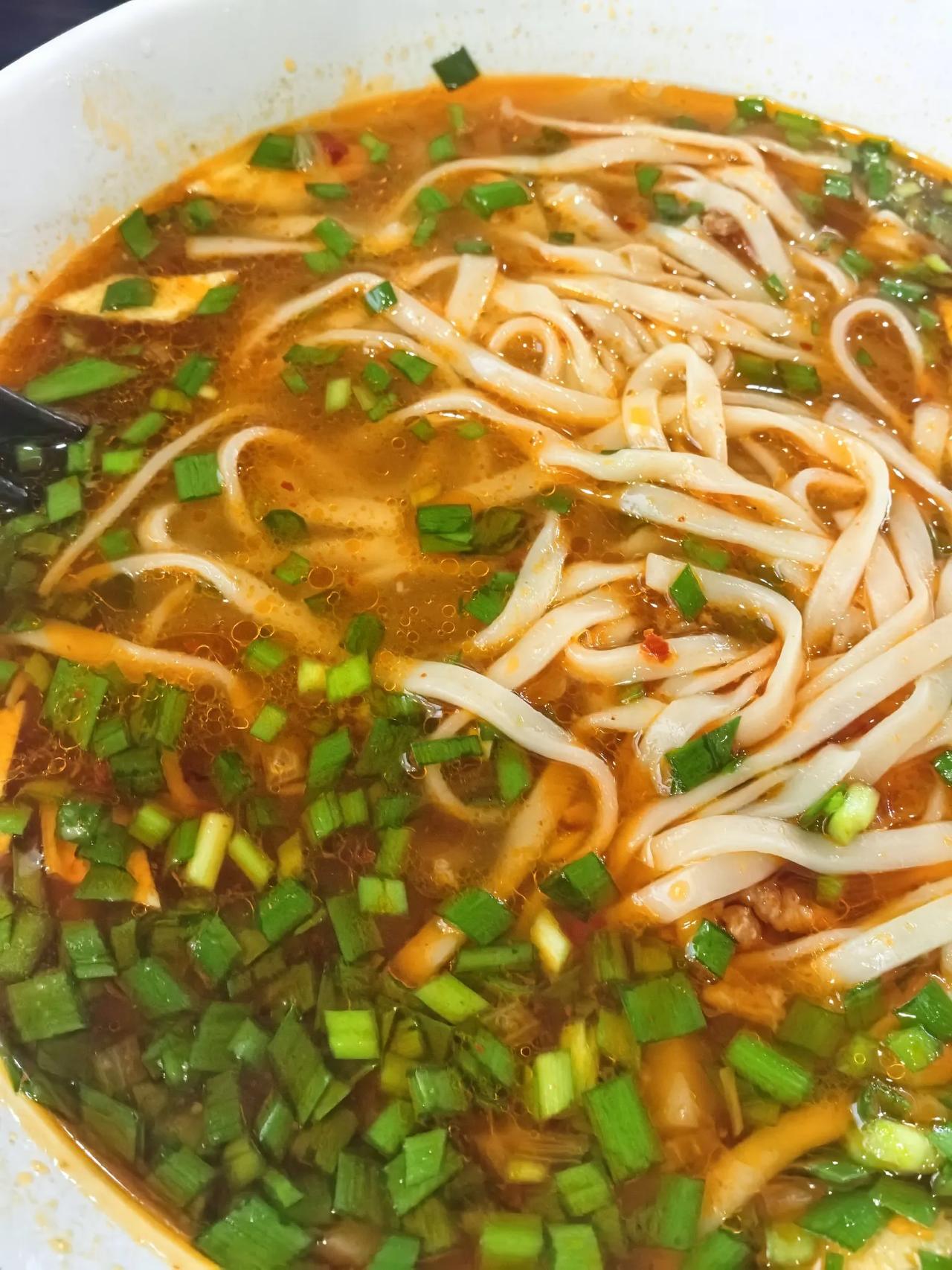 你们平时喜欢吃面食吗?我在甘肃天水出生，后来全家搬到了新疆，对面食情有独钟。