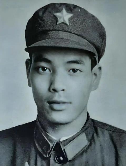 1979年，我军371团攻打316高地时，越军阵地突然遭遇炮击，我军团长一愣：“