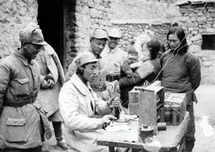 1943年春天，八路军晋察冀军区突然丢了最重要的一本电台密码本。，掌握它的人不是