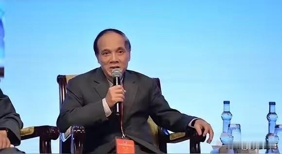 一位越南教授说：虽然我不喜欢中国，但也不得不承认，中国是黄种人里唯一敢和白种人叫