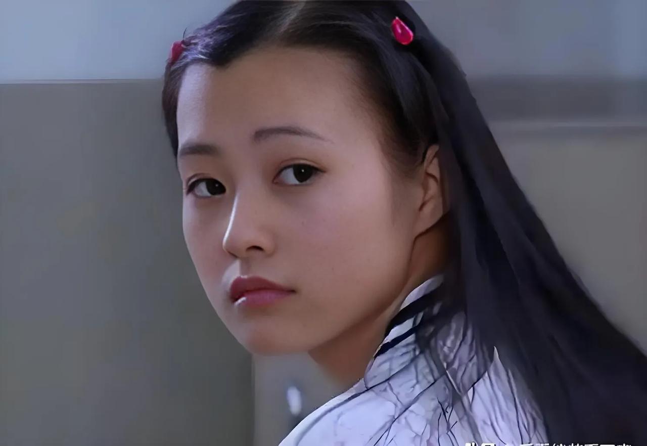郝蕾也年轻过，也瘦过，那时候需要保持个人形象来适应各种角色，现在功成名就，老娘不