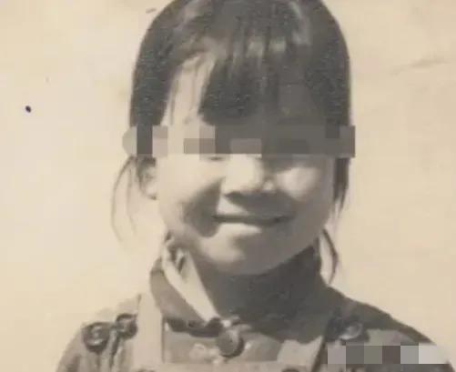 1990年，陕西一个13岁的小姑娘，用农药害死了亲生父母与9岁的弟弟，警察到达的