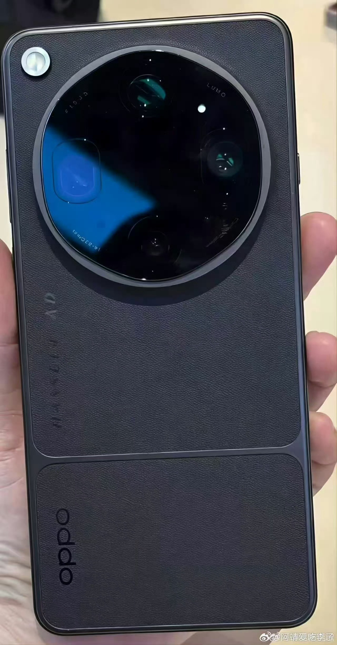 疑似OPPOFindX9Ultra真机图圆形Deco+类圆角六边形的双层D