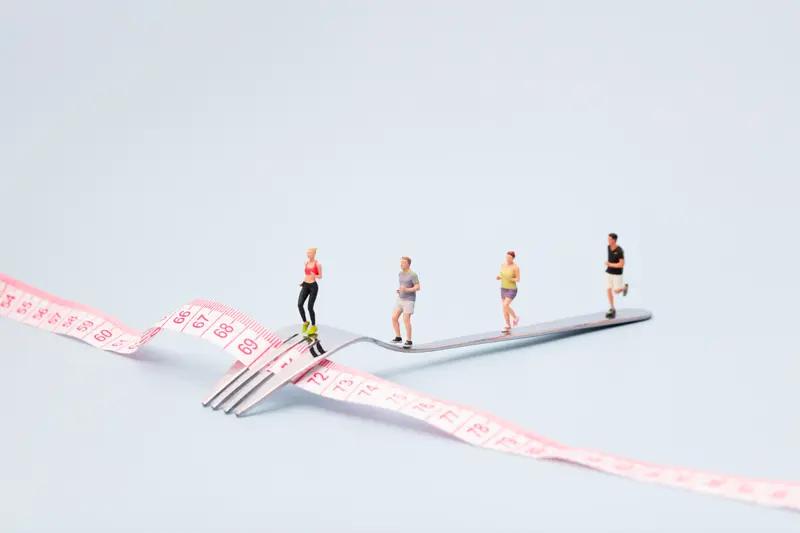 节食减肥见效快吗？其实不能一概而论。体重基数大的人，节食1-2周可能就看到体