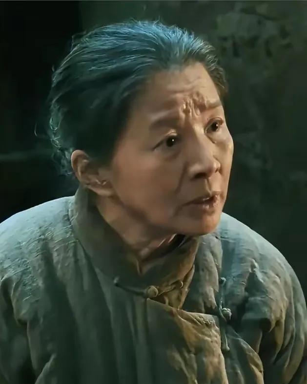 追剧《生万物》发现一个问题，剧中不管是穷人还是富人，穿的棉袄外面都不套一层布衫