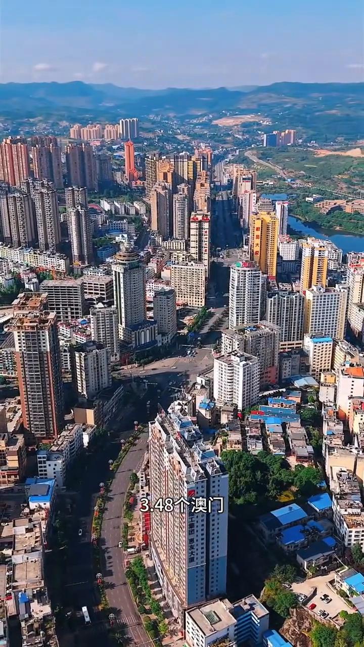 深圳第一大镇。深圳第一大镇既不是西乡，也不是松岗，更不是观澜。它的面积相当于0