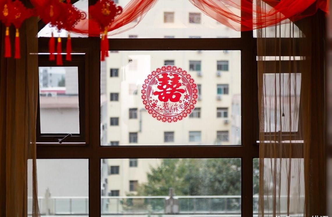 花20万娶了个祖宗回来。​我想问一下所有当婆婆的，如果你家儿媳不上班。天天睡到