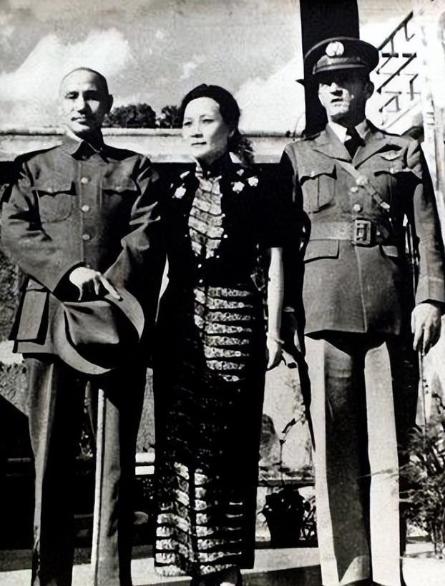 1943年，宋美龄让戴笠刺杀一人，戴笠看完名字后脸色大变，当即上报蒋介石，蒋介石