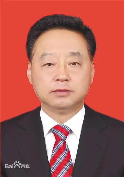 这是一只大老虎！不仅职位较高是正部级，而且刚刚从领导岗位上退下来。丁业现从政经历