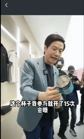 真牛！米系博主“大彬同学”又跑去跟VIVO博主连线了，结果V博主直接一反问说：某
