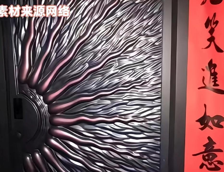 出差一个月回来，看到邻居装修风格，我心态直接崩了，这么阴间吗？白天看到都害怕，这