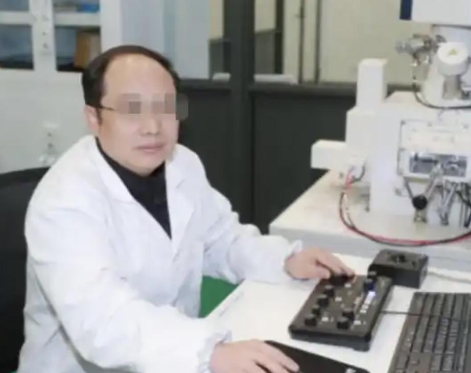 一名只有高中学历的老师，竟然成为了高校的博导，而且工作了两年才被发现，江苏科技大