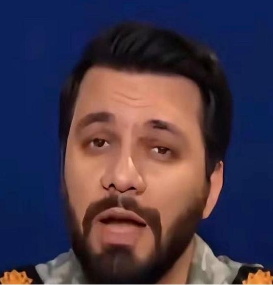 指挥部被一锅端了。卫星被打瞎了，通讯全断了，上级在哪儿都不知道。内鬼还在暗处盯着