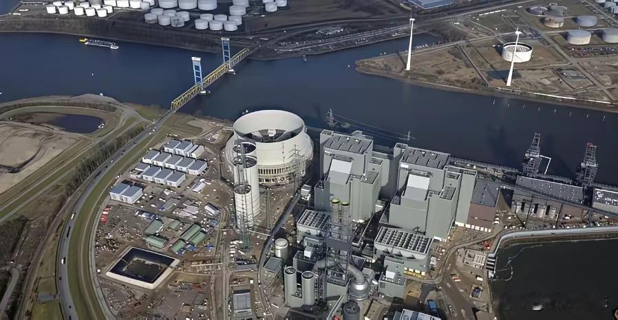 先炸火电厂，再拆核电厂，在德国绿党的操作下，失去低价电力的德国不但实现不了他们规