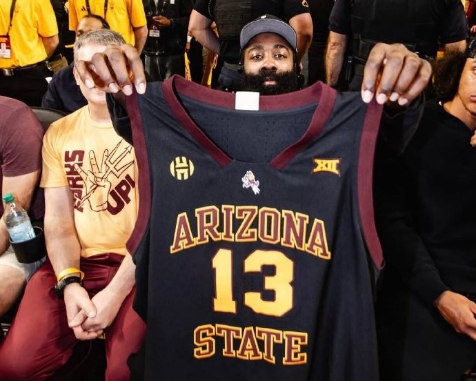 哈登马上要创造一个连乔丹、科比、詹姆斯都要仰望的纪录：一分球、两分球、三分球得分