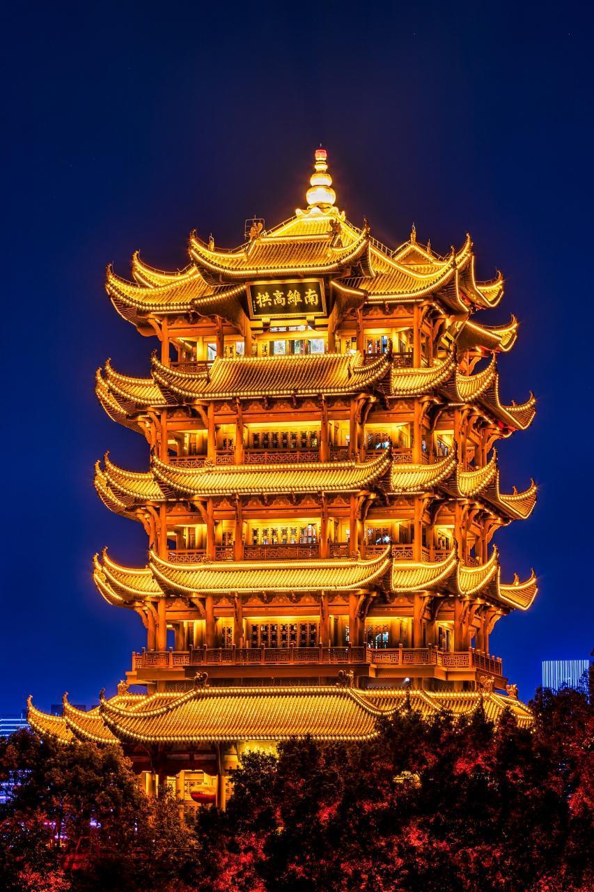 中国，未来发展最有前途的前12个城市：深圳市——有前途。上海市——经济中心