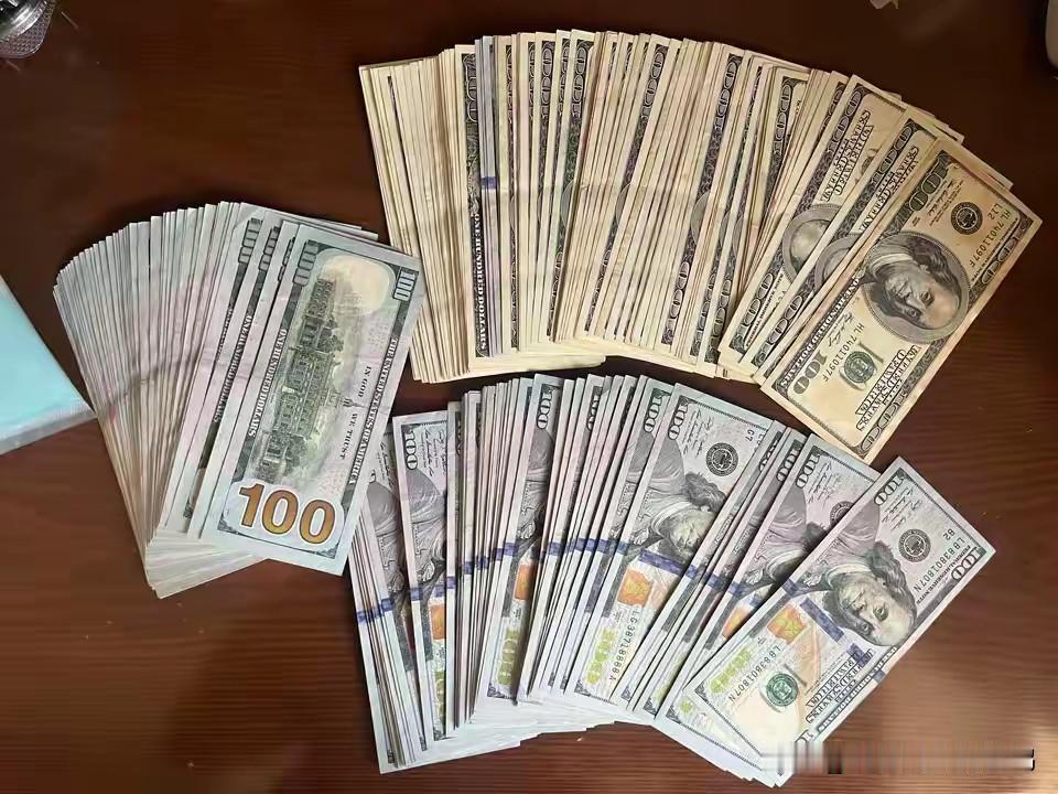 我去银行换了9000美元，可是换错了版本，心酸。而且柜员明确告诉我说：“给你换
