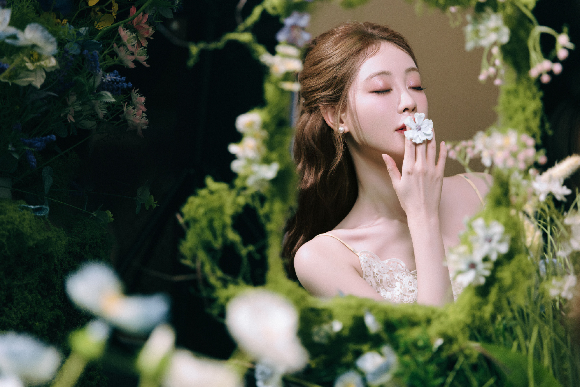祝绪丹当花学会照镜子，世界就盛开了另一朵花💐🪞​​​