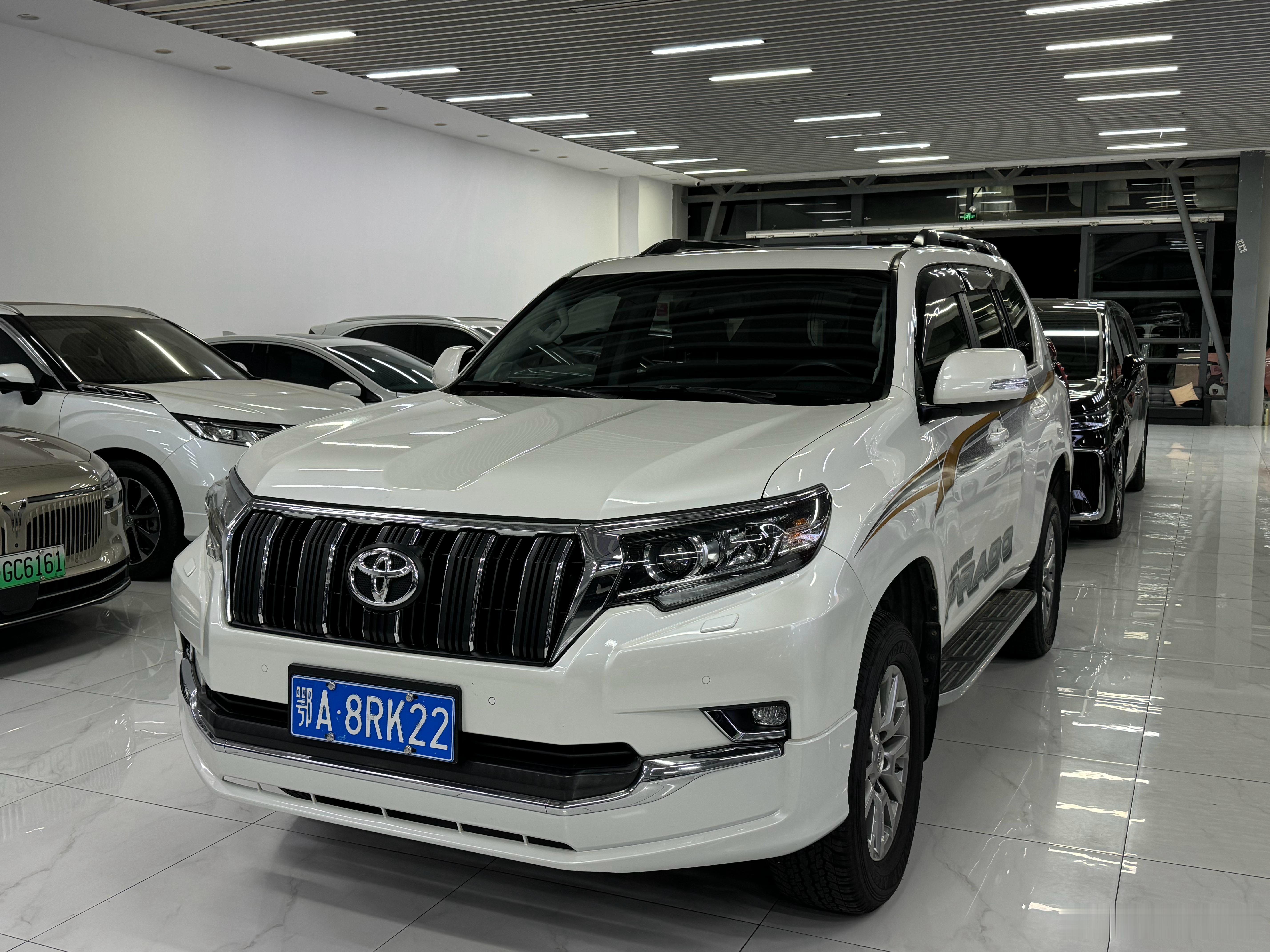 深夜到店两台1丰田普拉多（中归）2019款3.5L尊享TX-L原版原漆1