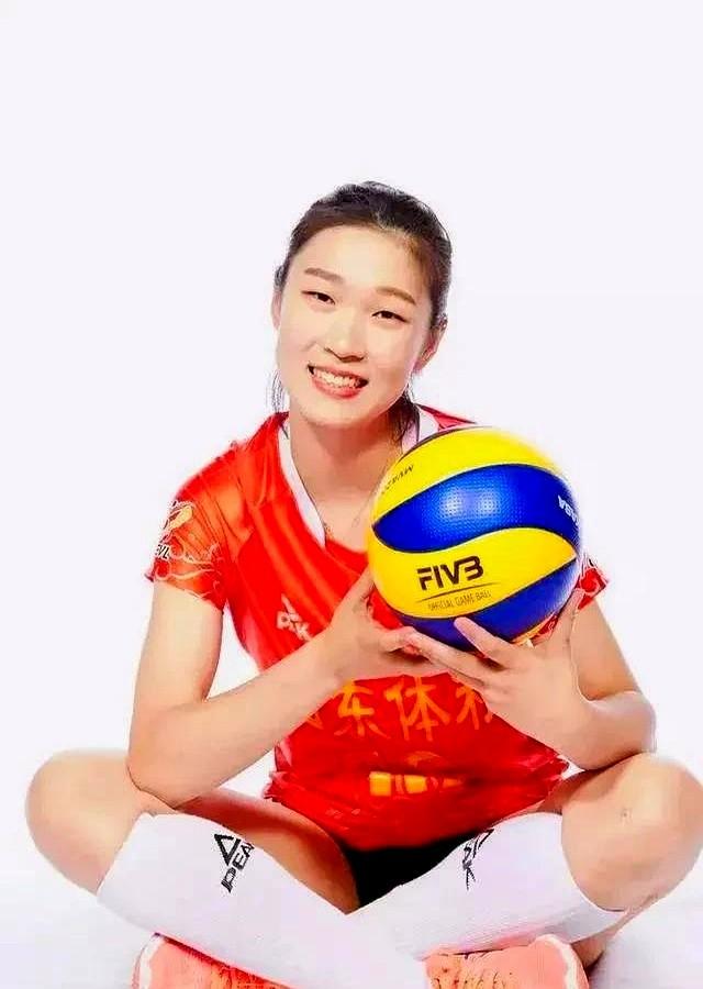 中国女排战胜日本，最大功臣不是主攻不是二传，却是全队最矮的她：王梦洁。别看这