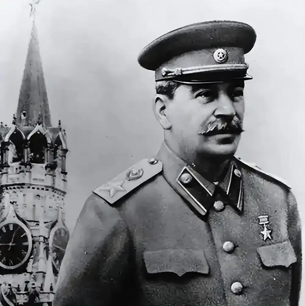 1945年4月柏林城外，苏军猛扑向纳粹心脏，却在短短16天付出8万多人阵亡的惨重