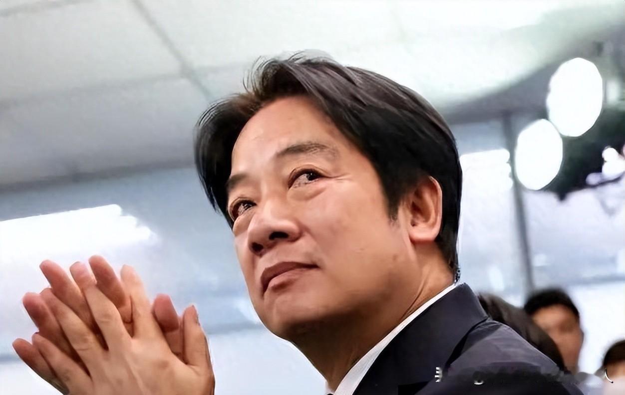 赵少康递刀，赖清德“查办”！绿营党政军已启动“国安”调查，目标直指郑丽文！这场“