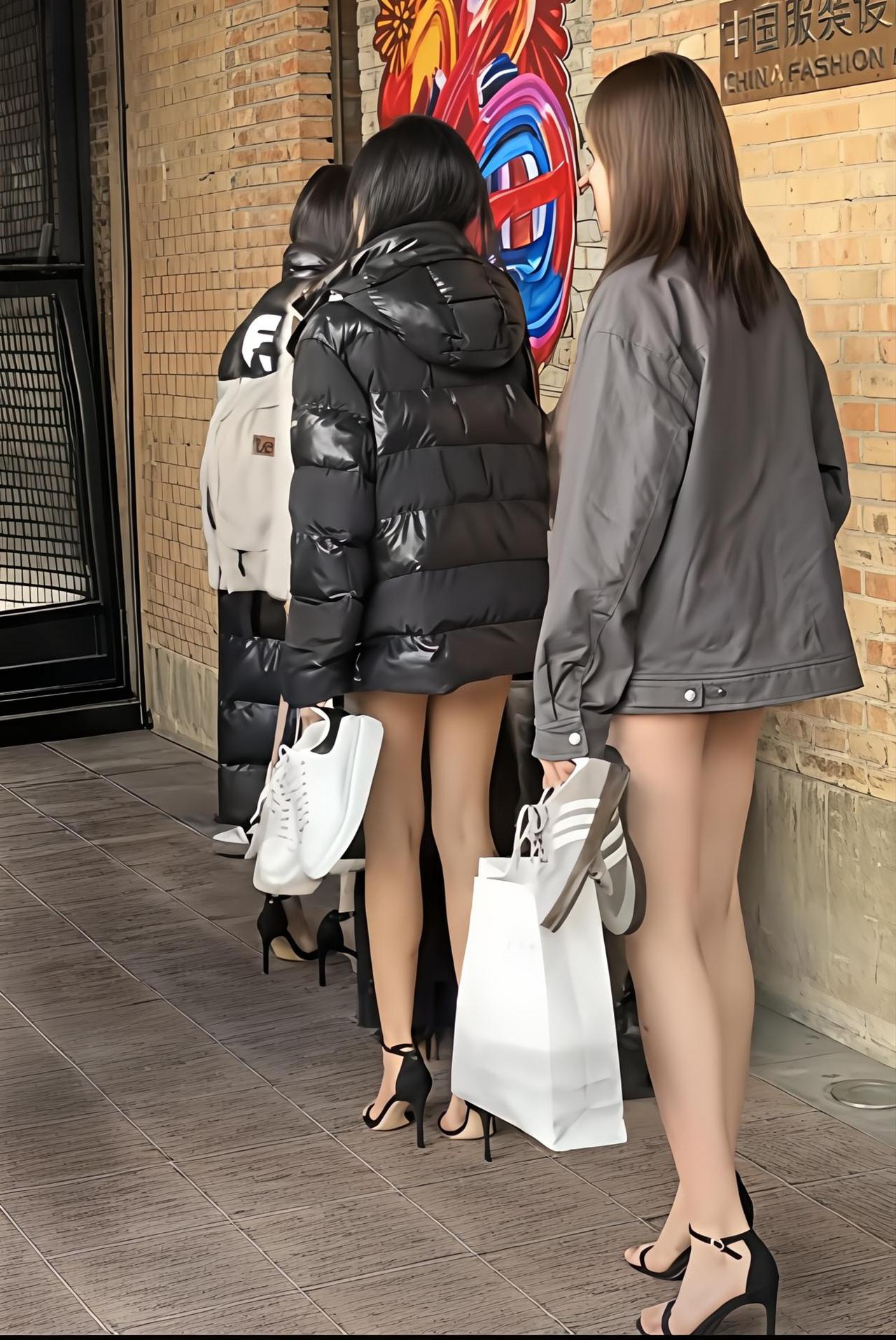 分享你手机随手拍早春三月，乍暖还寒。来面试的模特们“美丽冻人”啊！