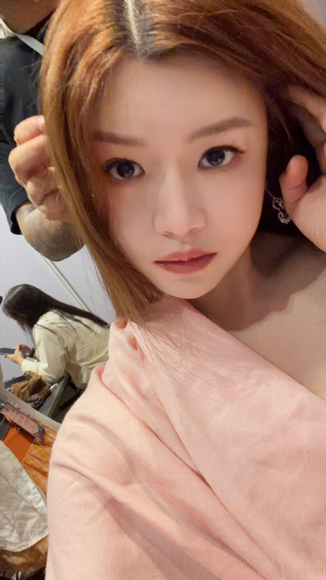 陈妍希我家那闺女官宣终于官宣加盟《我家那闺女》！褪去演员的角色光环，回归烟火日