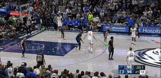 上下步造成犯规~！