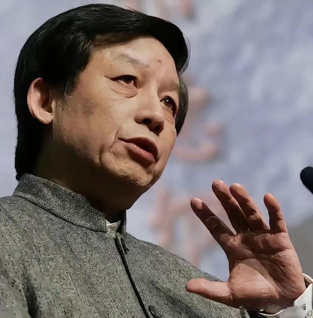 易中天说，Al会一本正经地胡说八道，非常一本正经，非常胡说八道。我用下来的结果，