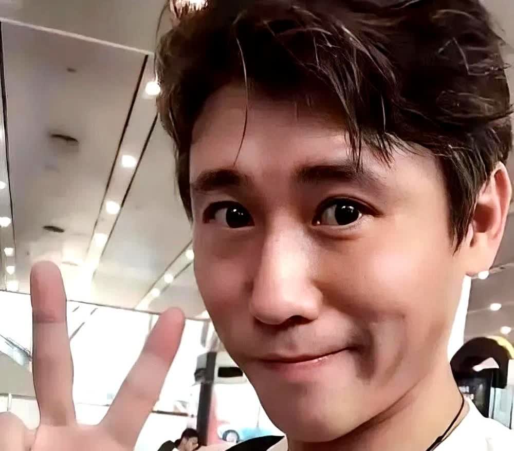 李乃文能有今天最应该感谢的人不是张艺谋，也不是孟京辉，更不是辛柏青而