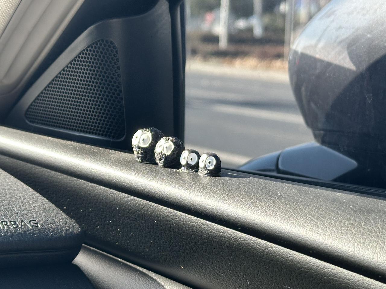 给郑州兄弟淘的昂克赛拉，一看就是姑娘开的，好可爱[呲牙笑]