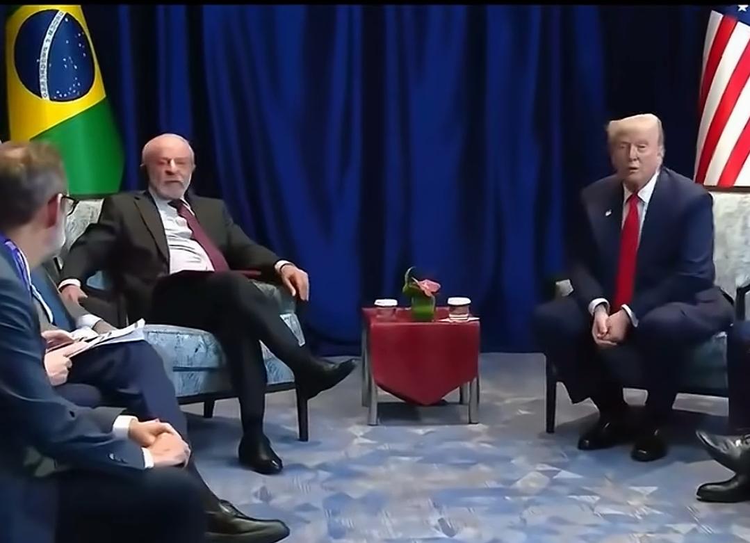 老特，昨天一赢一输，平局！赢的事儿？见缝插针对在泰国和柬埔寨签署和平协议的瞬间