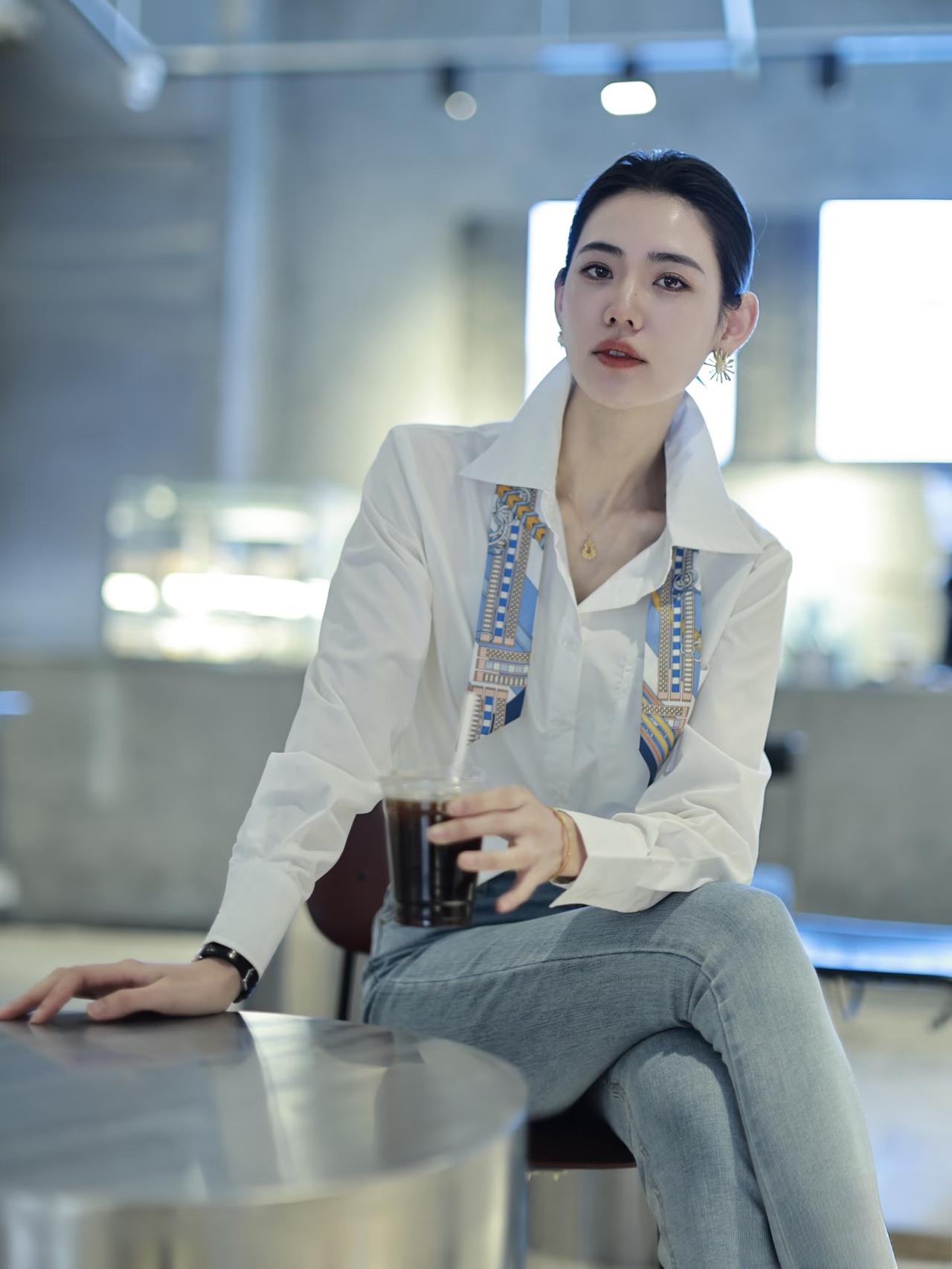 分享美女穿搭服饰