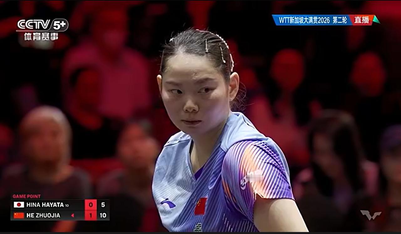 最喜欢何卓佳这种眼神，就像两把刀子一样，那气场真是自内而外散发出来的，早田希娜也