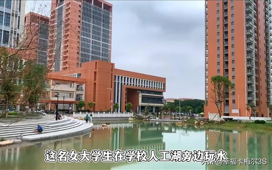 重庆女大学生手机掉湖里一个月还能开机，OPPO直接送新手机，其他机主羡慕到想把手