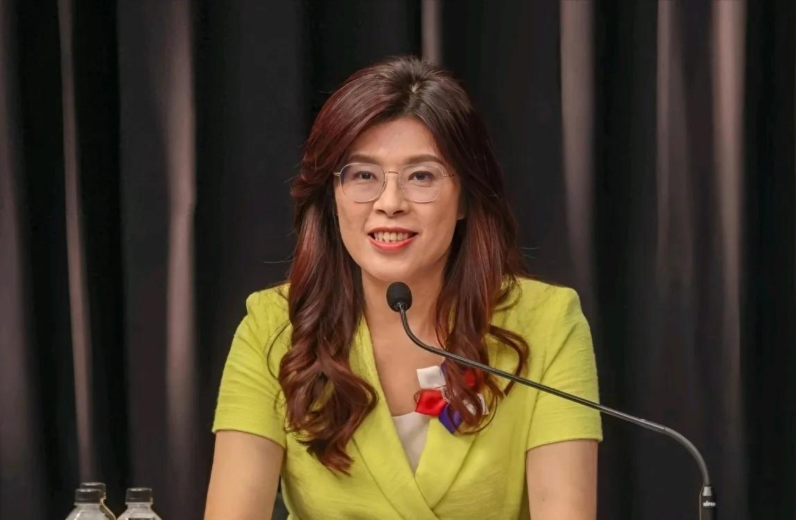 郑丽文这一招太高了！民进党当局有意阻扰郑丽文访问中国大陆，结果郑丽文反将一军称