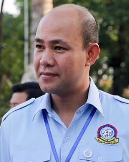 洪玛尼（洪森三儿子）和拉那烈亲王（西哈努克二儿子），越中年越像，尤其是圆脸、宽眼