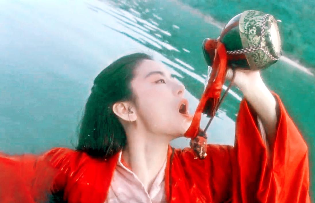 1992年，徐克不顾金庸反对，非要选林青霞出演“东方不败”，两人开启了豪赌！金庸