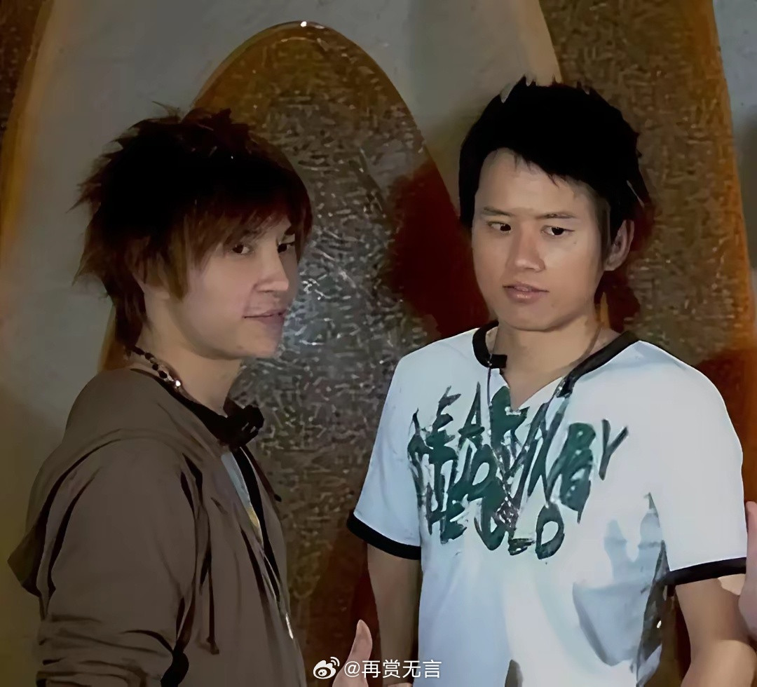 造型妆容真的很重要呀，张杰居然变帅了这么多。