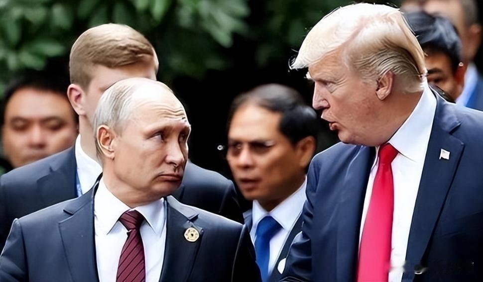 特朗普公开嘲笑普京：海燕巡航导弹飞1.4万公里没用，美核潜艇就在俄罗斯附近潜伏