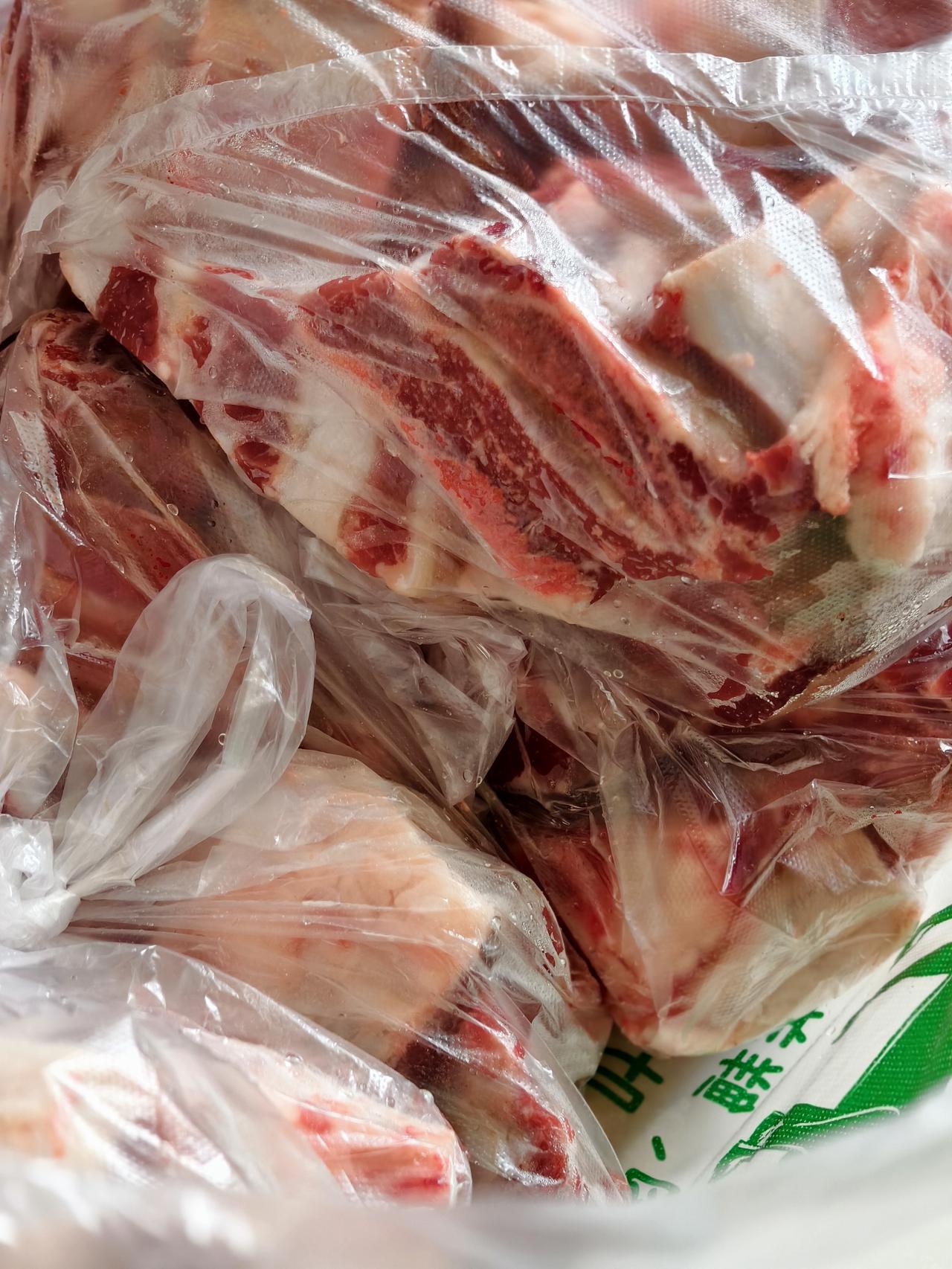 一大早又去买了300多元牛排牛里脊肉！退休后我们总说对自己好点，善待自己，要落实