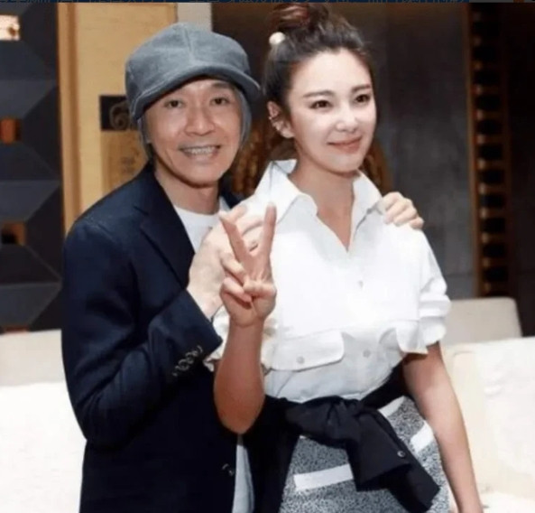2007年，周星驰的《长江七号》拍摄到一半时，周星驰调侃张雨绮：“你真的很漂亮，