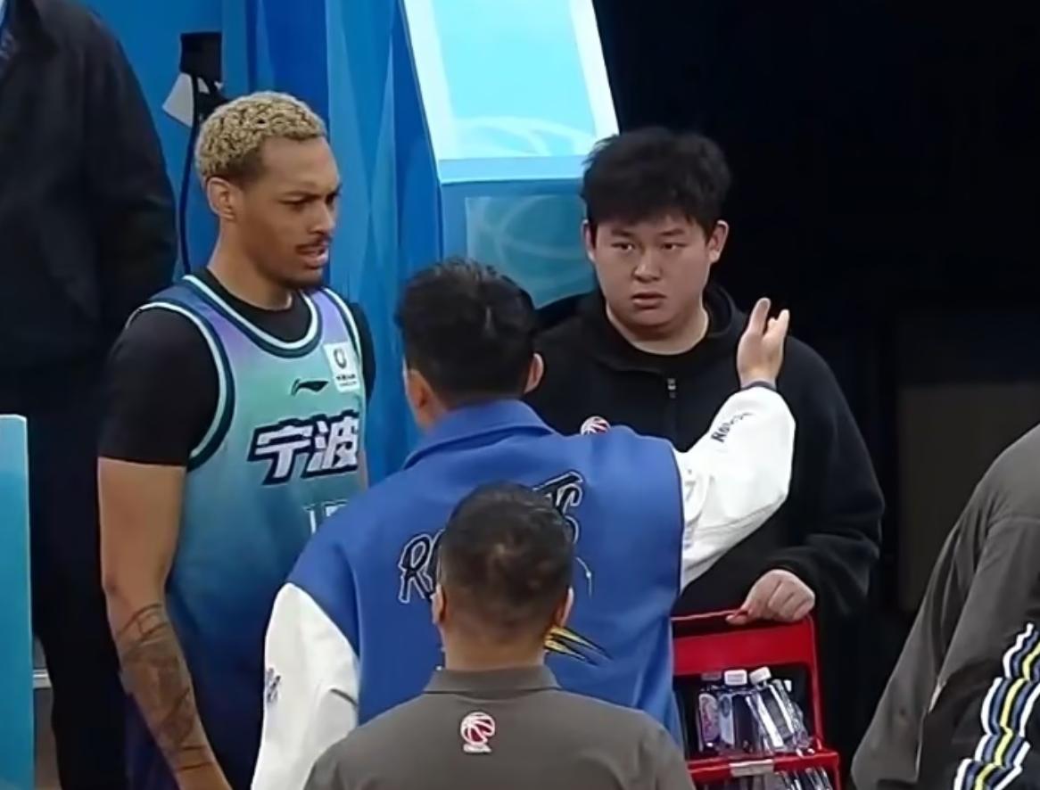 CBA罕见，广东队前外援与队友发生冲突，被直接辞退！昨晚，宁波队坐镇主场PK上