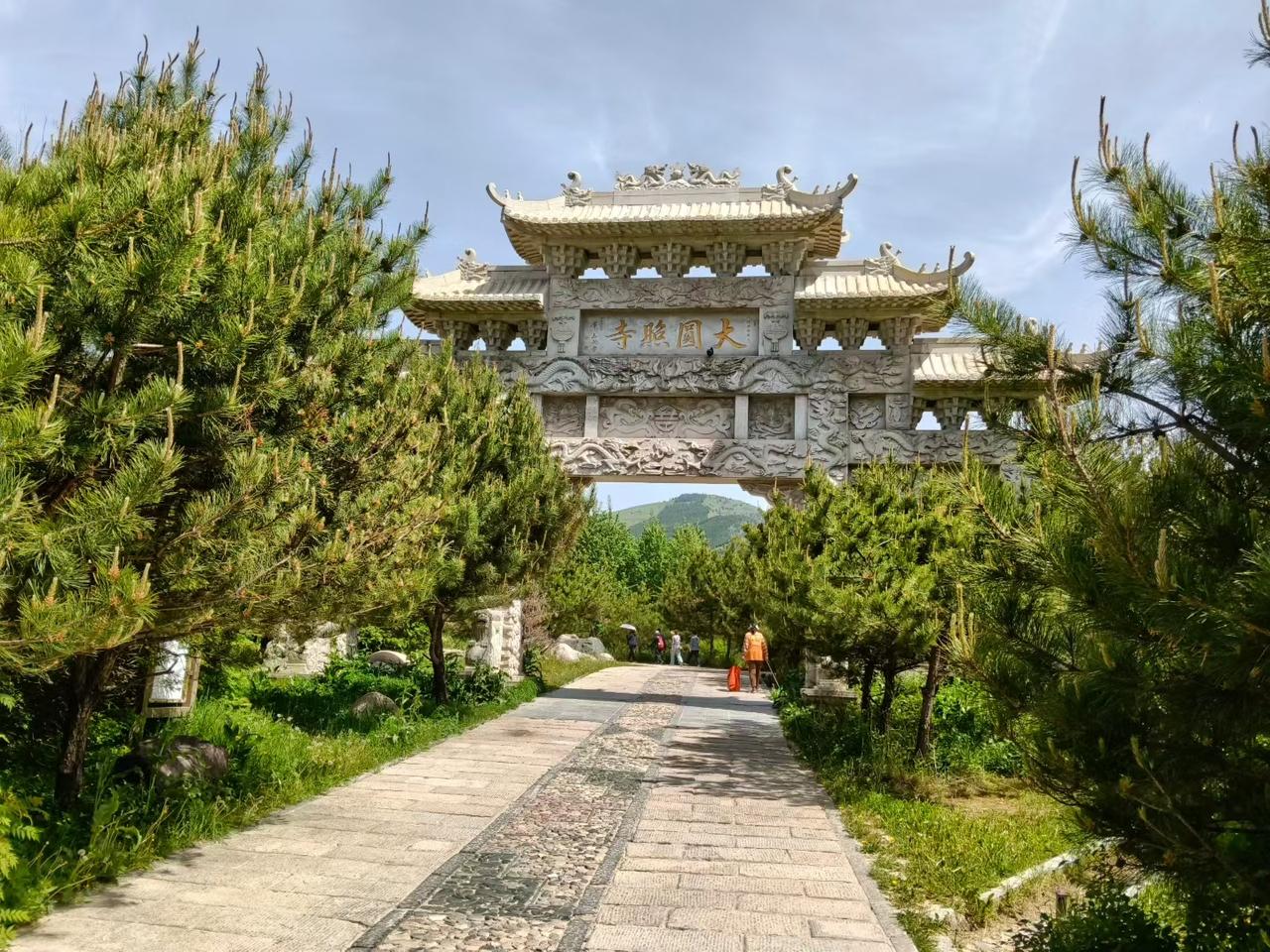 命运一事，难以捉摸。一对夫妇领着七岁的孩子去找算命师傅算命，算命师傅看了看八字