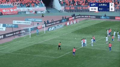 瓦科又又丢点球！为了让瓦科拿到金靴，泰山全队也是操碎了心，瓦科也是争气，目前已