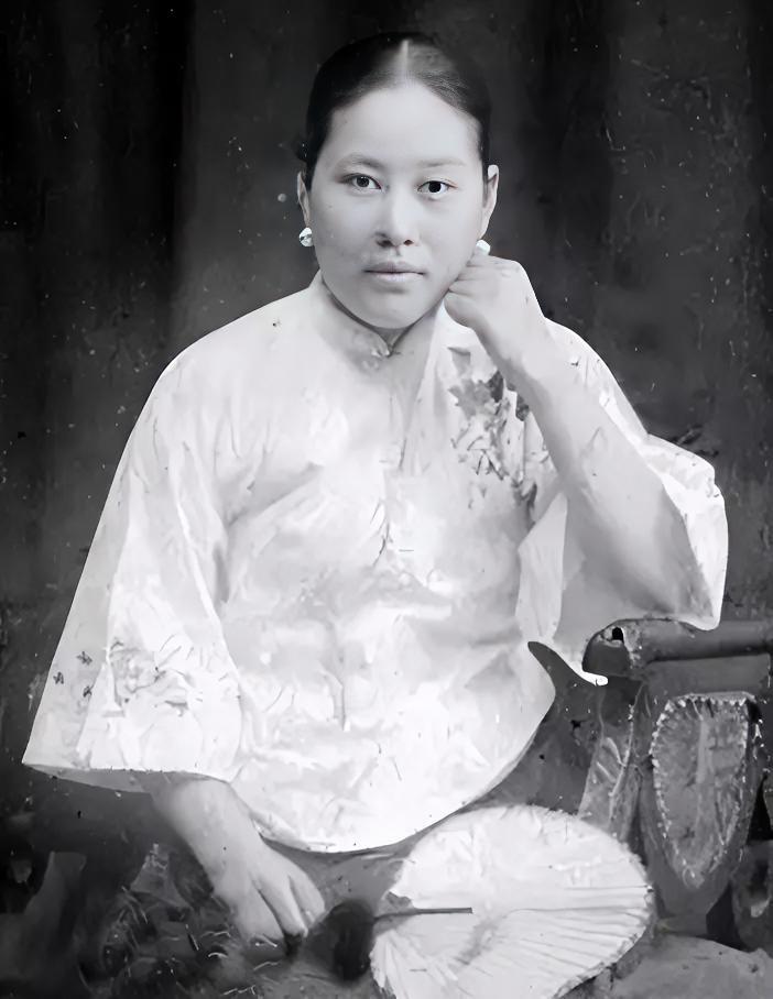 1925年末，孙传芳下令处决被俘的施从滨，手下劝说：“我们打内战，对待俘虏不宜杀