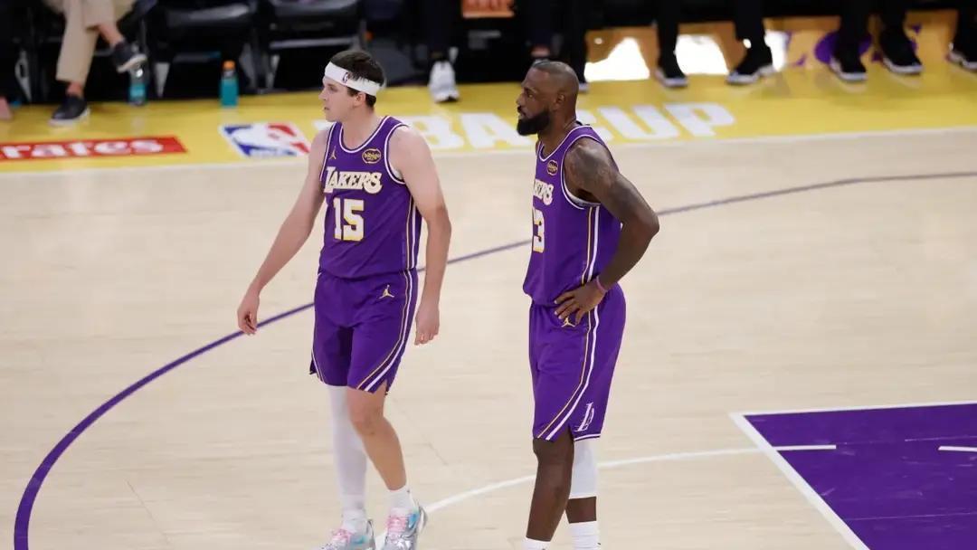 湖人没躺平。他们正在全联盟打电话，秘密布局一场“第三方破局”交易。你的感觉没