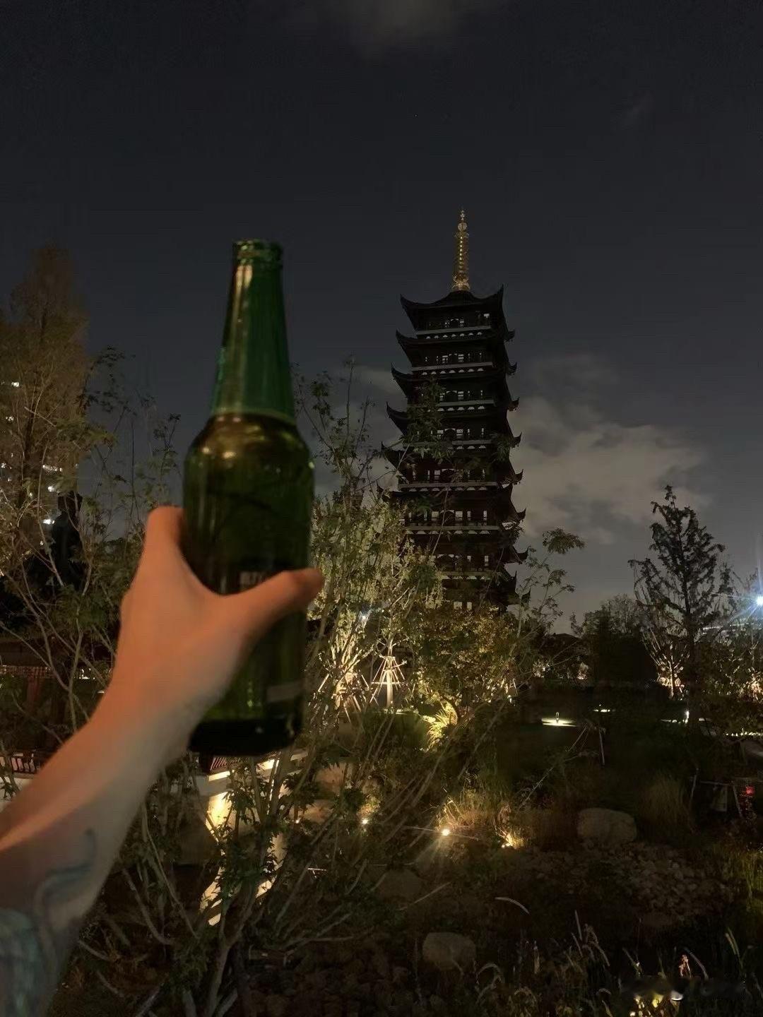 人到50才明白的问题，不要当三瓶女人，年轻时是花瓶，中年时是醋瓶，老年时