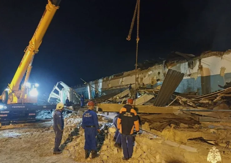 俄罗斯梁赞州“埃拉斯特克”（Эластик）火药厂发生爆炸，导致300多吨火药和